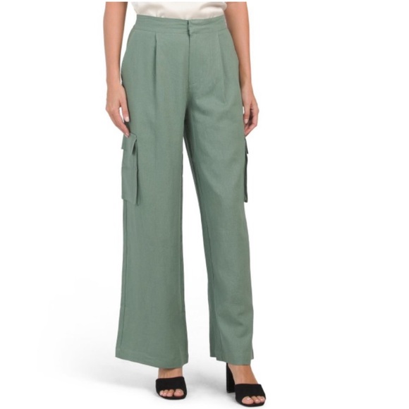 7 FOR ALL MANKIND Linen Blend Wide
Leg Cargo Pants - Picture 1 of 15
